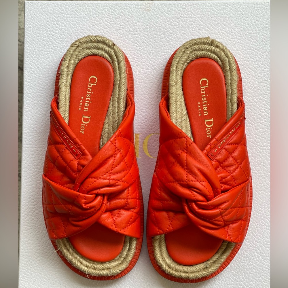 Dior Slide | Dior Dtwist Cannage Quilted Slide | Color: Orange/Red | Size: 7